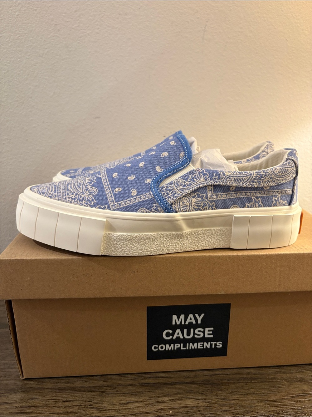 NIB [Good News] Paisley Yess Blue/White Slip-On Sneakers Women’s EU 38 / US 8 - Picture 8 of 15